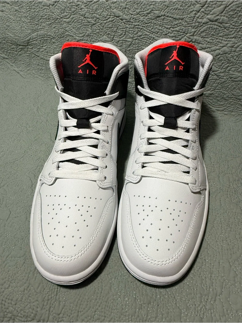 Nike Air Jordon 1 Mid Size 10 Men’s Summit White/Black